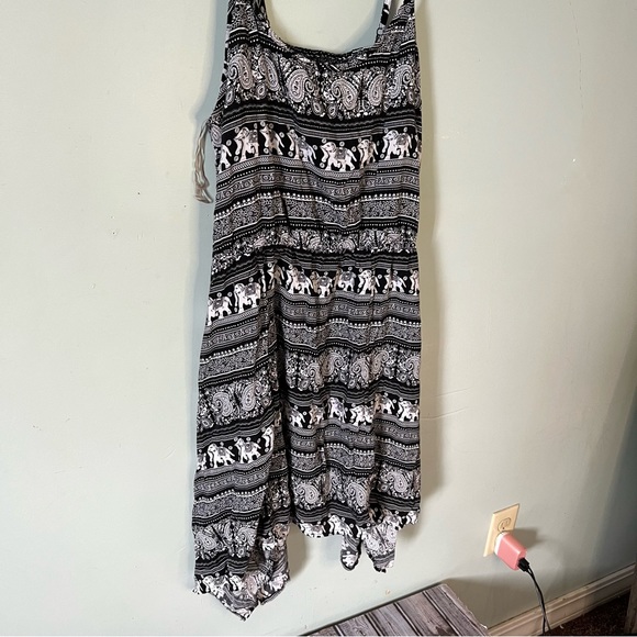 Add string strap over the head summer top. - Picture 3 of 8